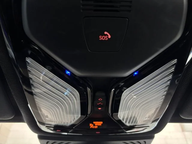 Used 2022 White BMW sDrive30i image 30