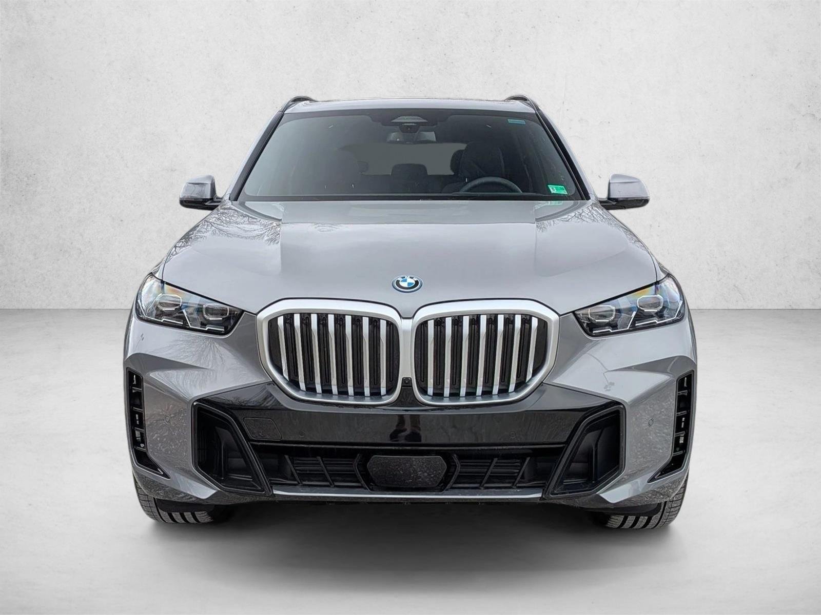 Used 2026 Skyscraper Grey Metallic BMW xDrive50e image 6