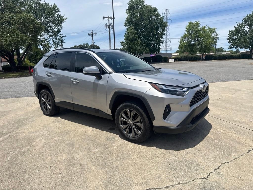 Used 2023 Silver Toyota XLE Premium image 4