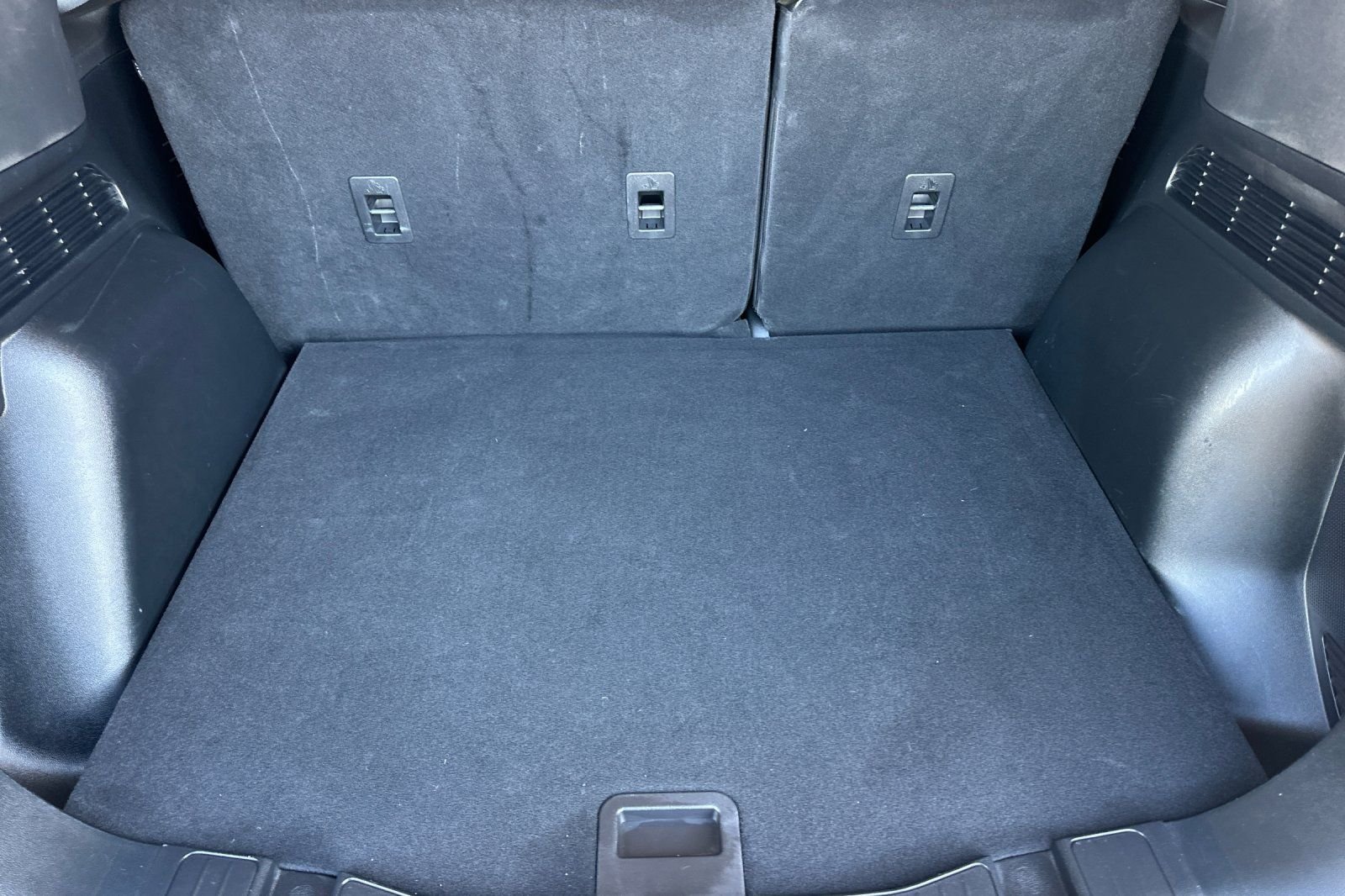 Used 2025 Silver Ford Base image 15