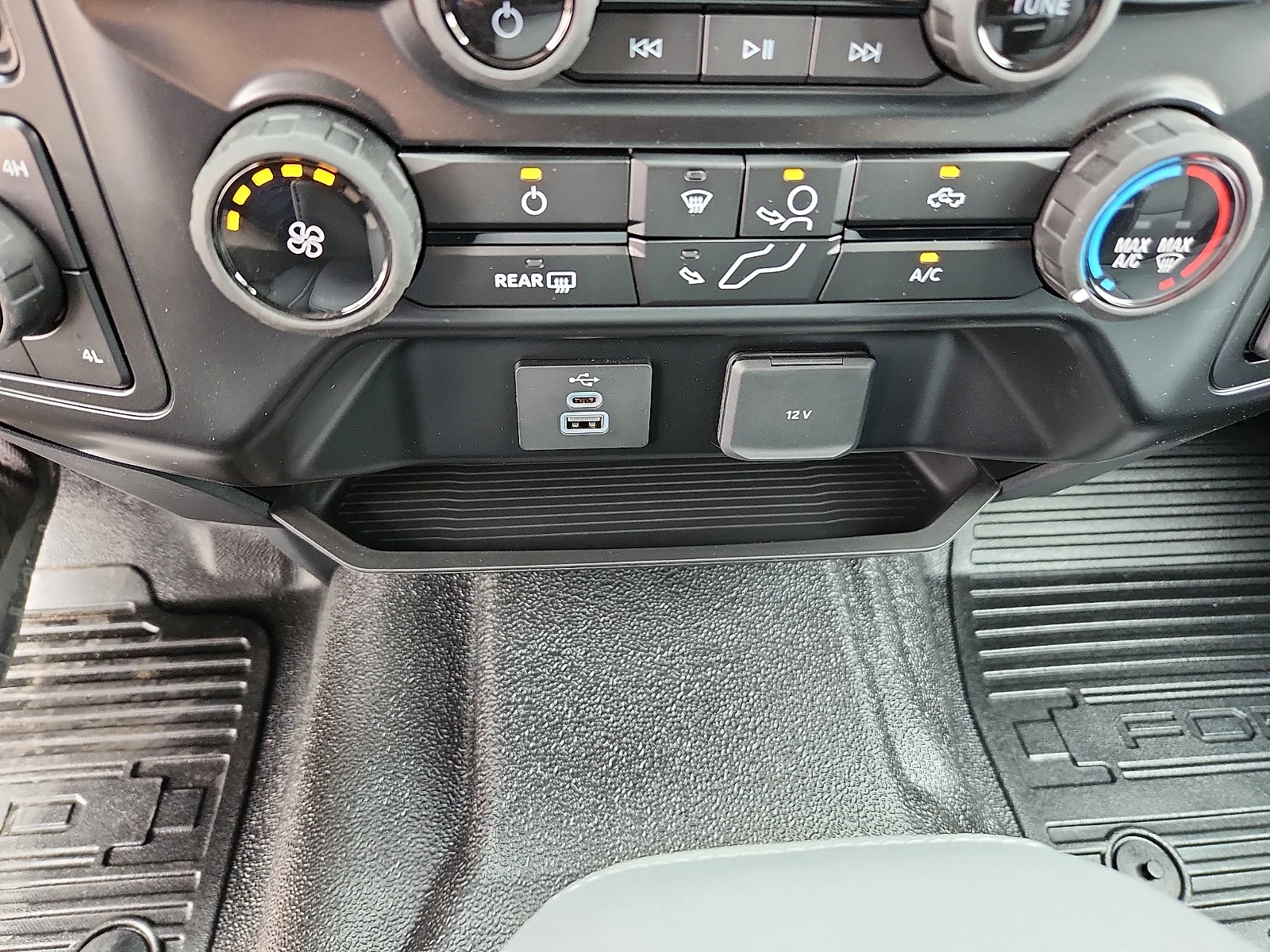 New 2026 Oxford White Ford XL image 24