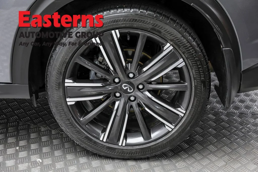 Used 2022 Gray INFINITI LUXE image 8