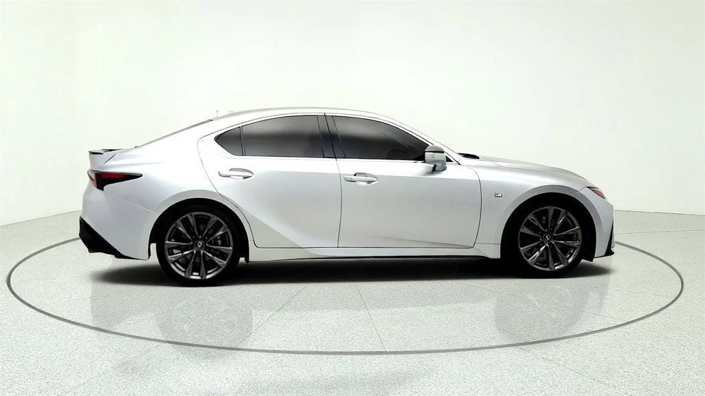 Used 2023 Iridium Lexus IS 350 F SPORT RWD image 4