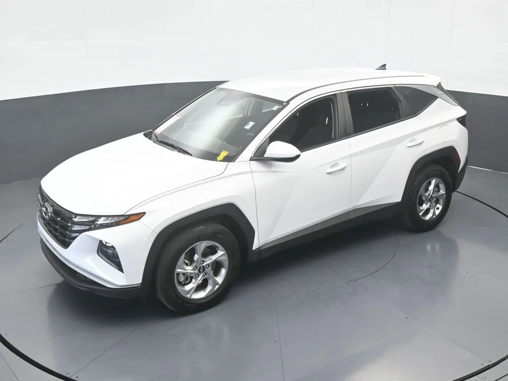 Used 2024 White Pearl Hyundai SE image 40
