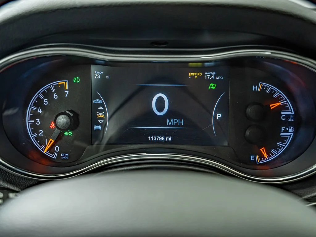 Used 2019 Bright White Clearcoat Jeep Trailhawk image 26