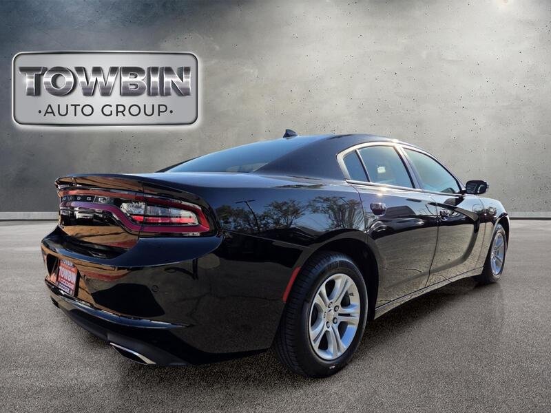 Used 2023 Black Dodge SXT image 5