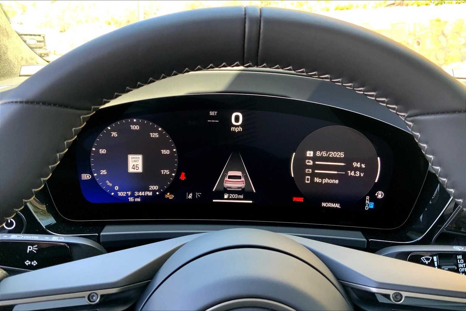 2025 Porsche Macan Turbo Electric - Photo 25