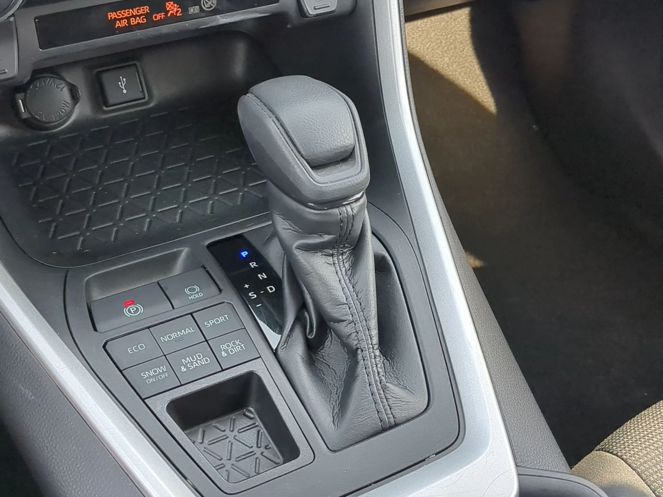 Used 2021 Midnight Black Metallic Toyota LE image 22