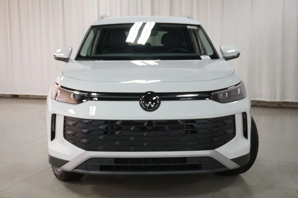 New 2026 White/off-white Volkswagen 2.0T SE image 5