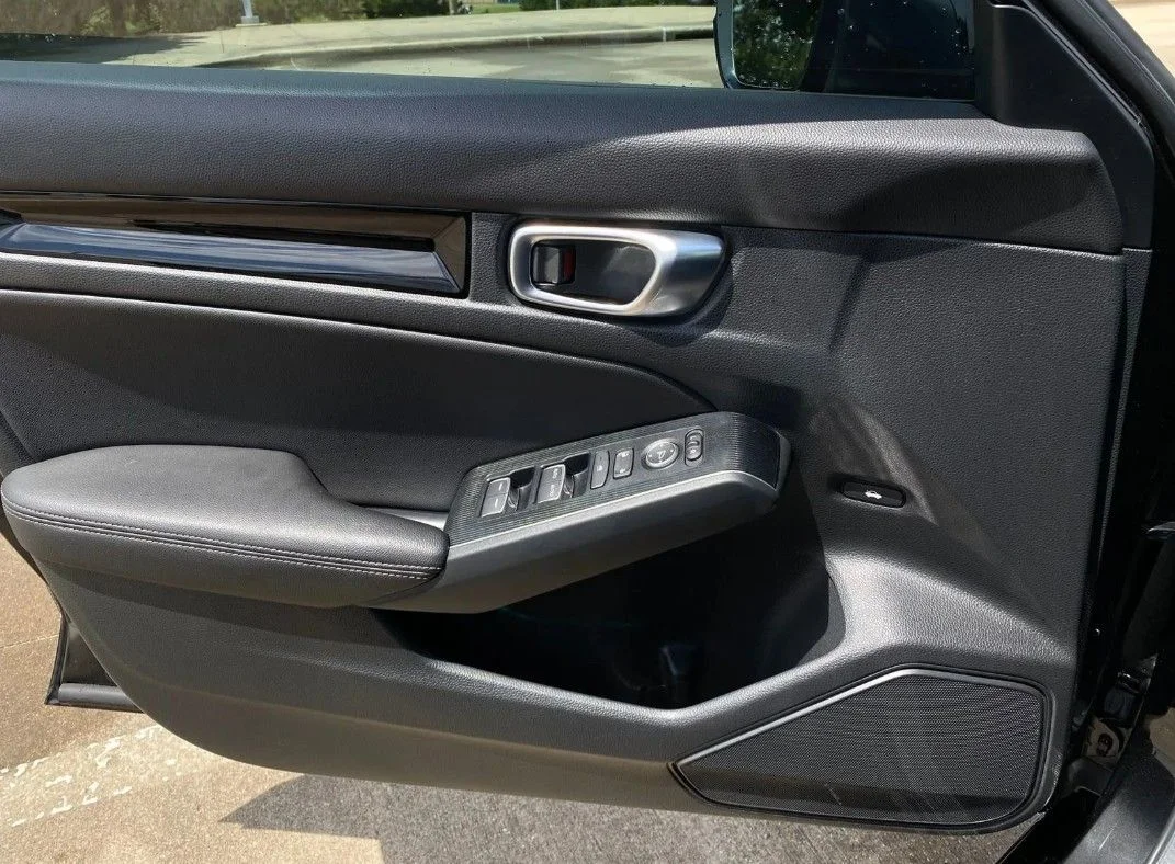 Used 2024  Honda Touring image 11