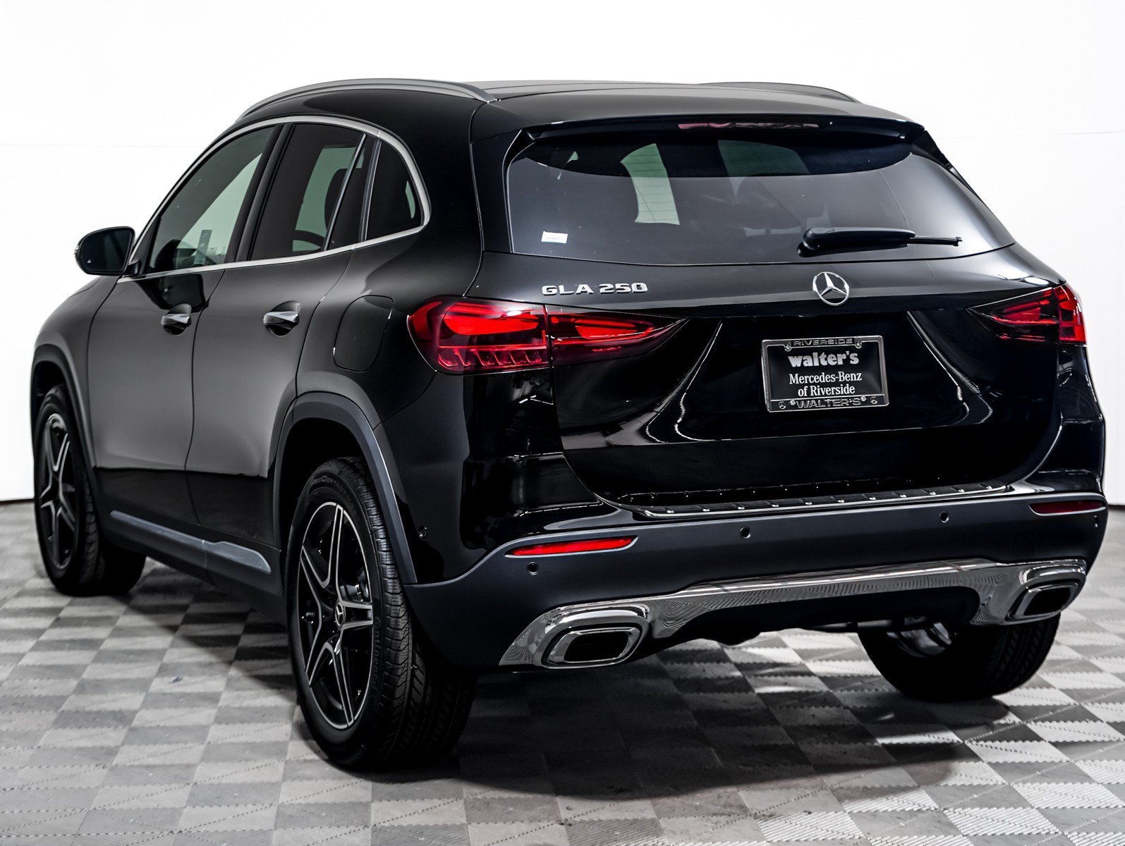 New 2026 Night Black Mercedes-Benz GLA 250 image 2