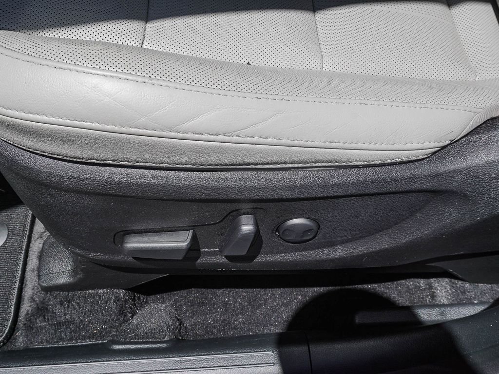 Used 2020 Black Kia EX image 20