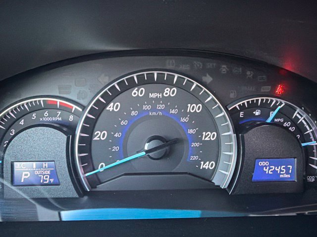 Used 2013 Silver Toyota XLE image 11