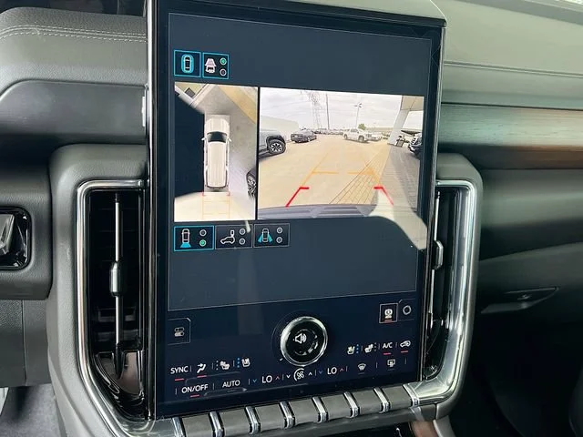 2026 GMC Yukon XL Denali - Photo 9