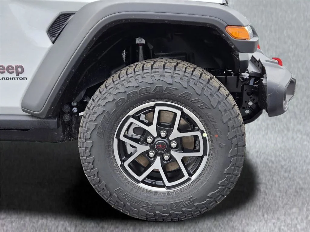 New 2026 Bright White Clearcoat Jeep Rubicon image 4