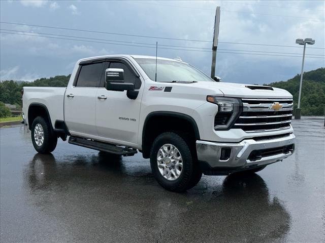 Used 2024 Iridescent Pearl Tricoat Chevrolet LTZ image 9