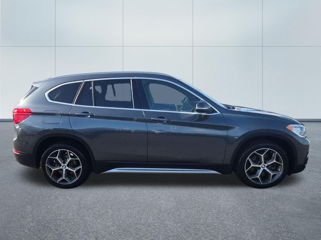 Used 2018 Gray BMW sDrive28i image 7