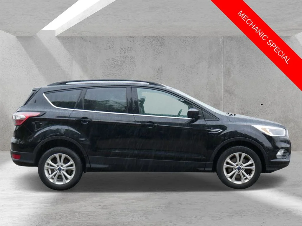 Used 2018 Ford Escape SE with VIN 1FMCU9GD4JUB73539 for sale in White Bear Lake, Minnesota