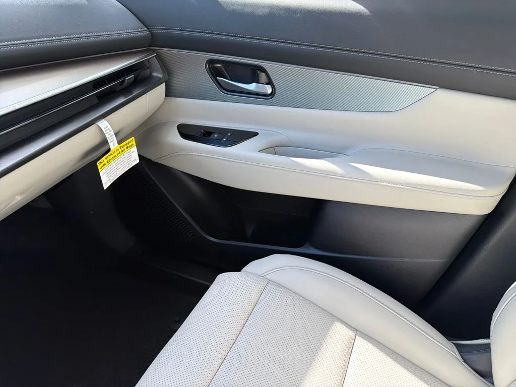 New 2026 White Nissan SL image 30