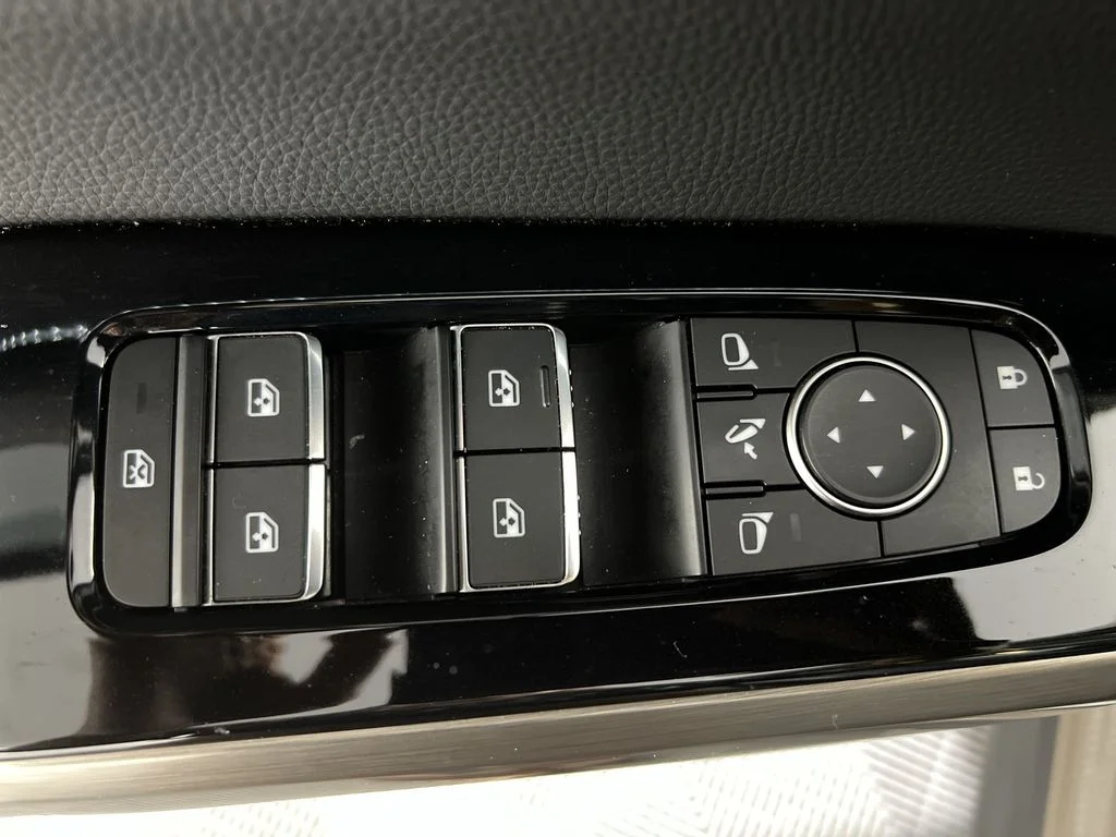 Used 2024 Beige Nissan Platinum image 14