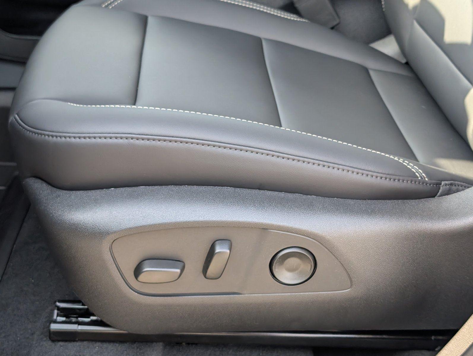 New 2026 Sterling Metallic GMC Elevation image 11