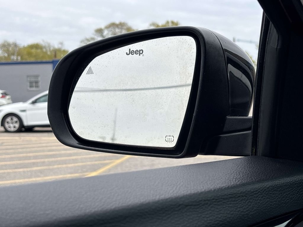 Used 2022 Red Jeep Limited image 32
