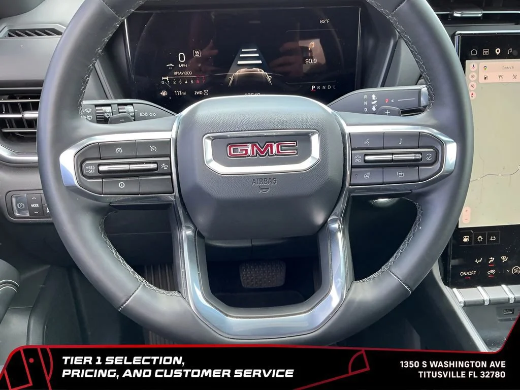 Used 2025 Summit White GMC Elevation image 25