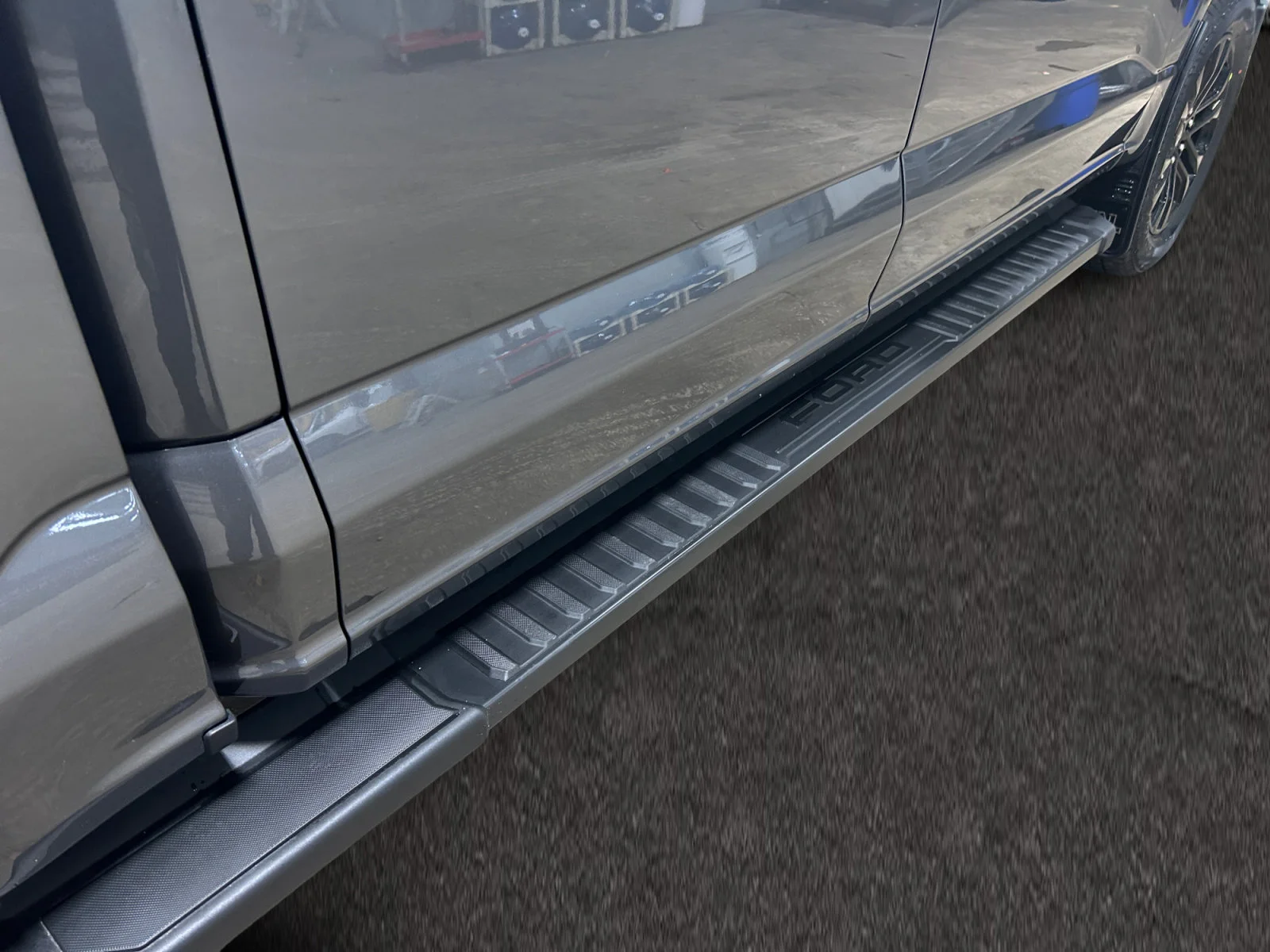New 2026 Carbonized Grey Metallic Ford Lariat image 11