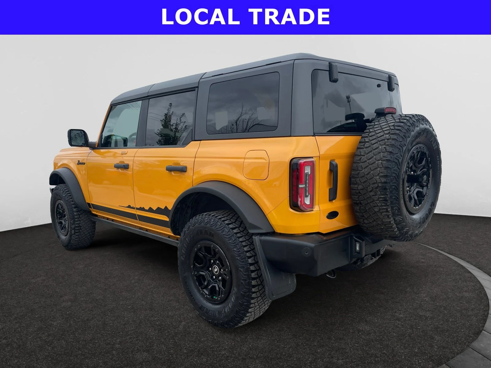 Used 2022 ORANGE Ford WILDTRAK image 3