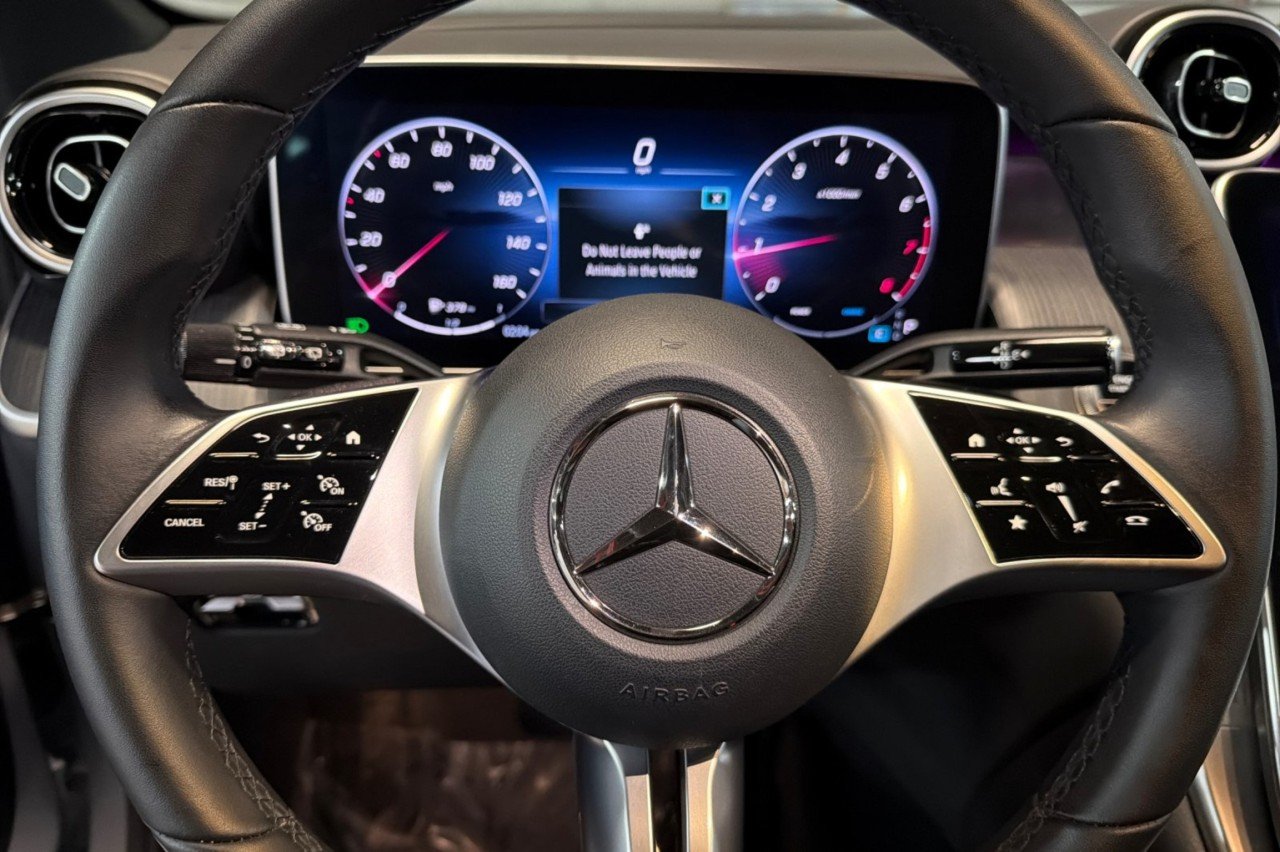Used 2024 Cirrus Silver Metallic Mercedes-Benz GLC 300 image 21