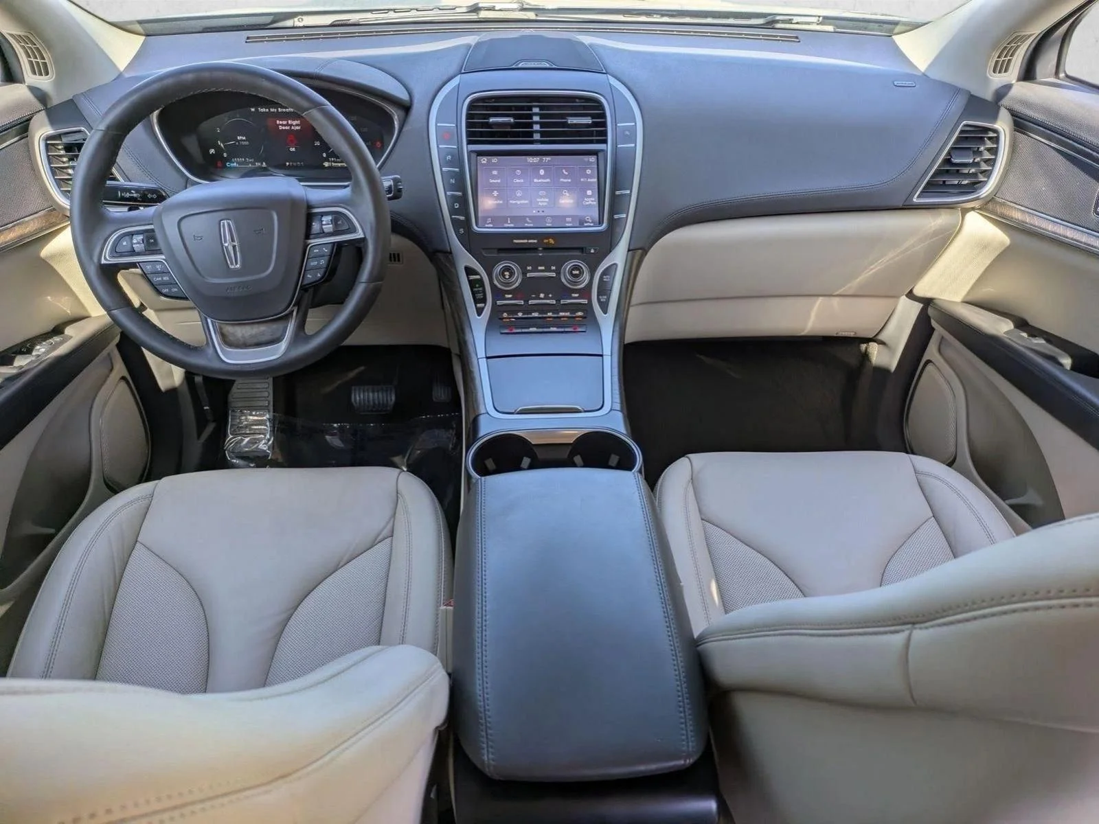 Used 2019 Blue Diamond Metallic Lincoln Select image 18