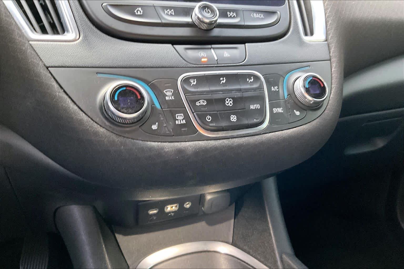 Used 2020 Mosaic Black Metallic Chevrolet LT image 32