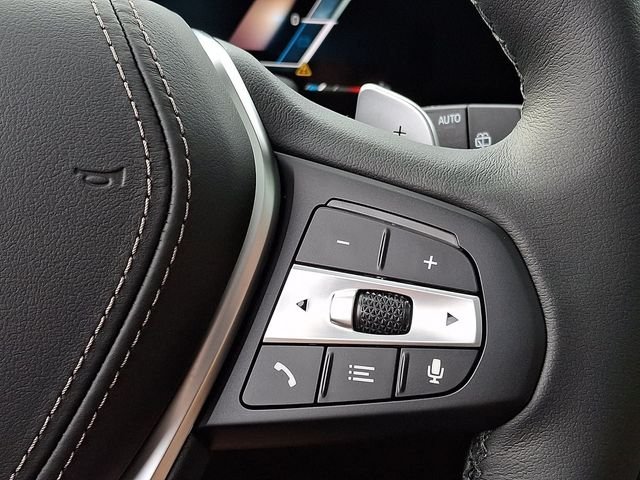 New 2026 Mineral White Metallic BMW xDrive40i image 19