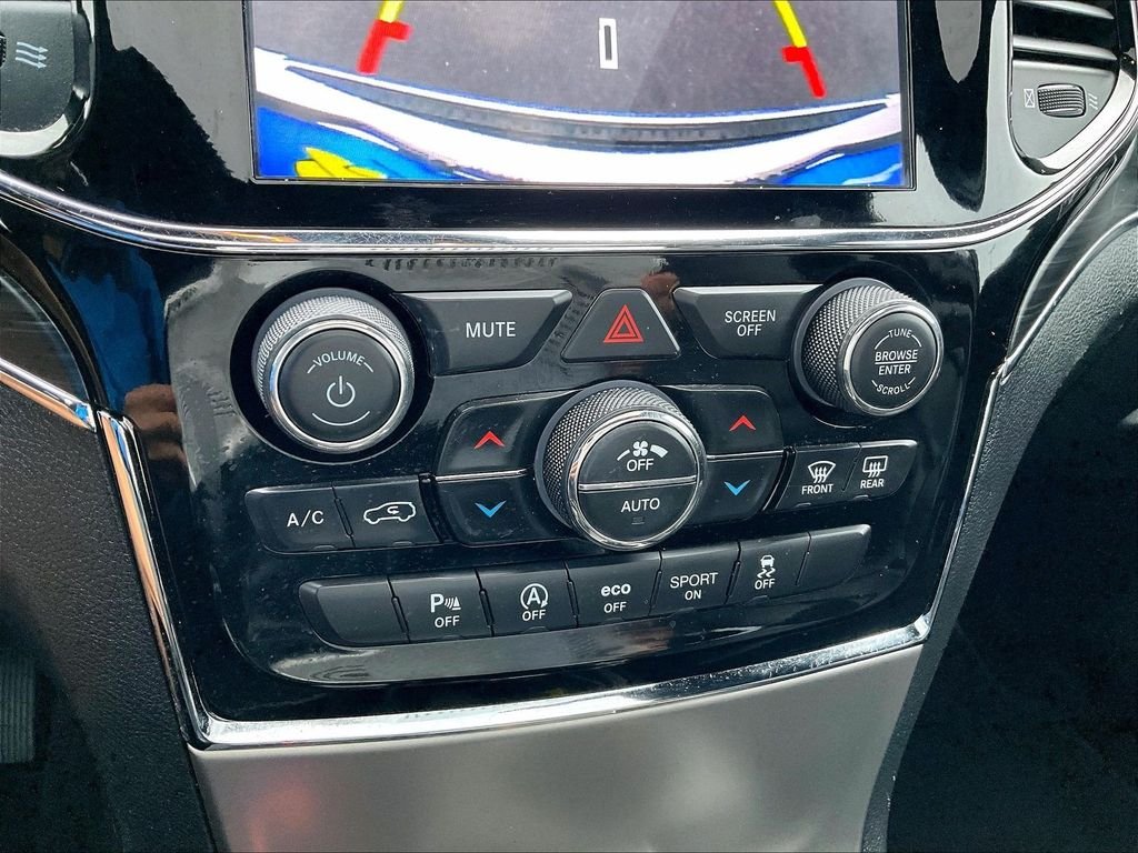 Used 2020 Bright White Clearcoat Jeep Limited image 26