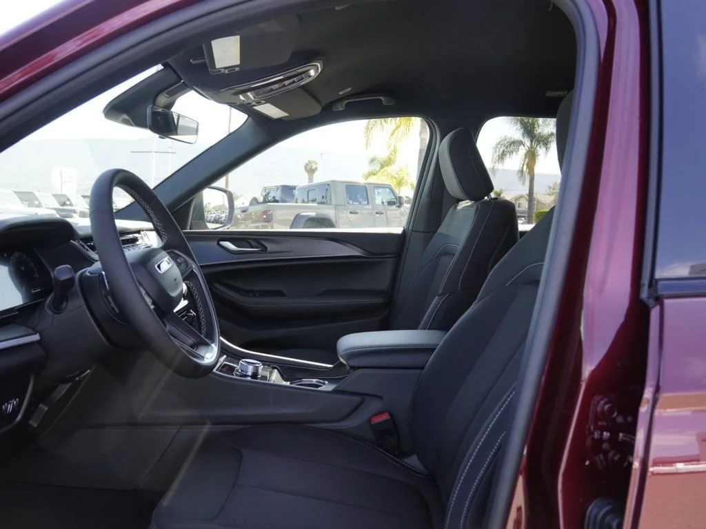 New 2026 Velvet Red Pearlcoat Jeep Laredo image 19