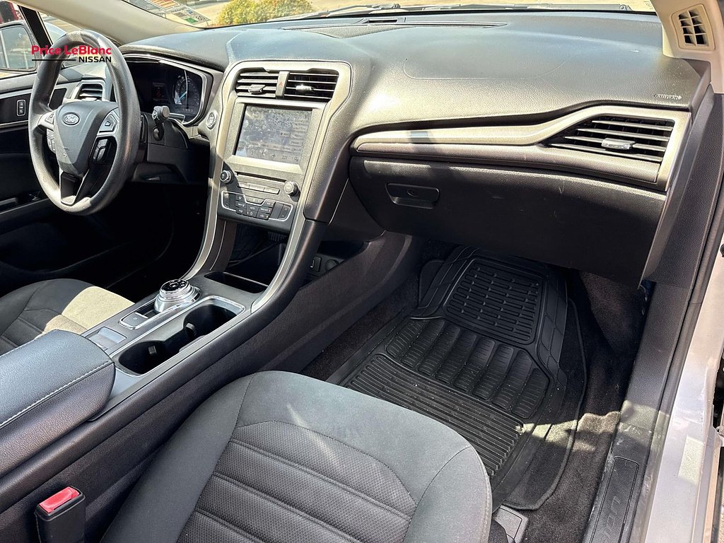 Used 2017 Ingot Silver Ford SE image 13