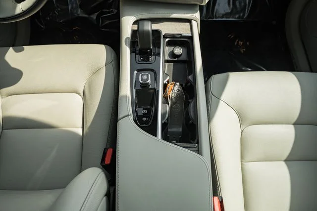 Certified Used 2023 Onyx Black Volvo Plus image 25