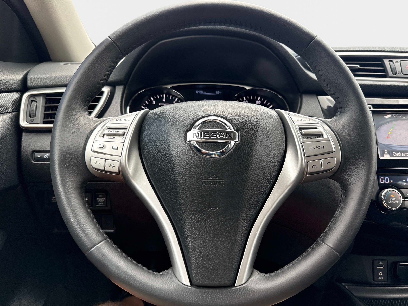 Used 2014 Graphite Blue Nissan SL image 26