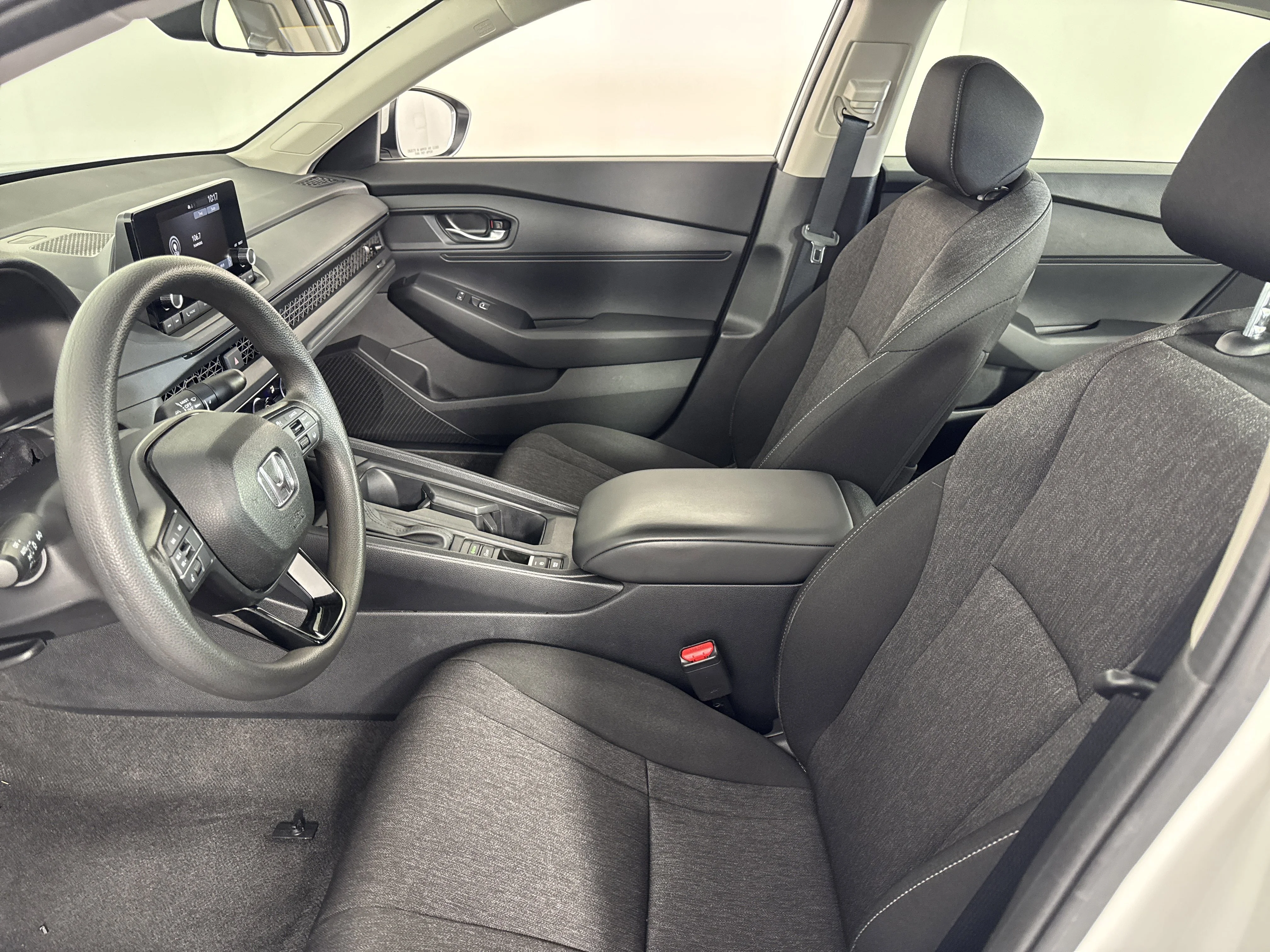 Used 2024 Platinum White Pearl Honda LX image 15