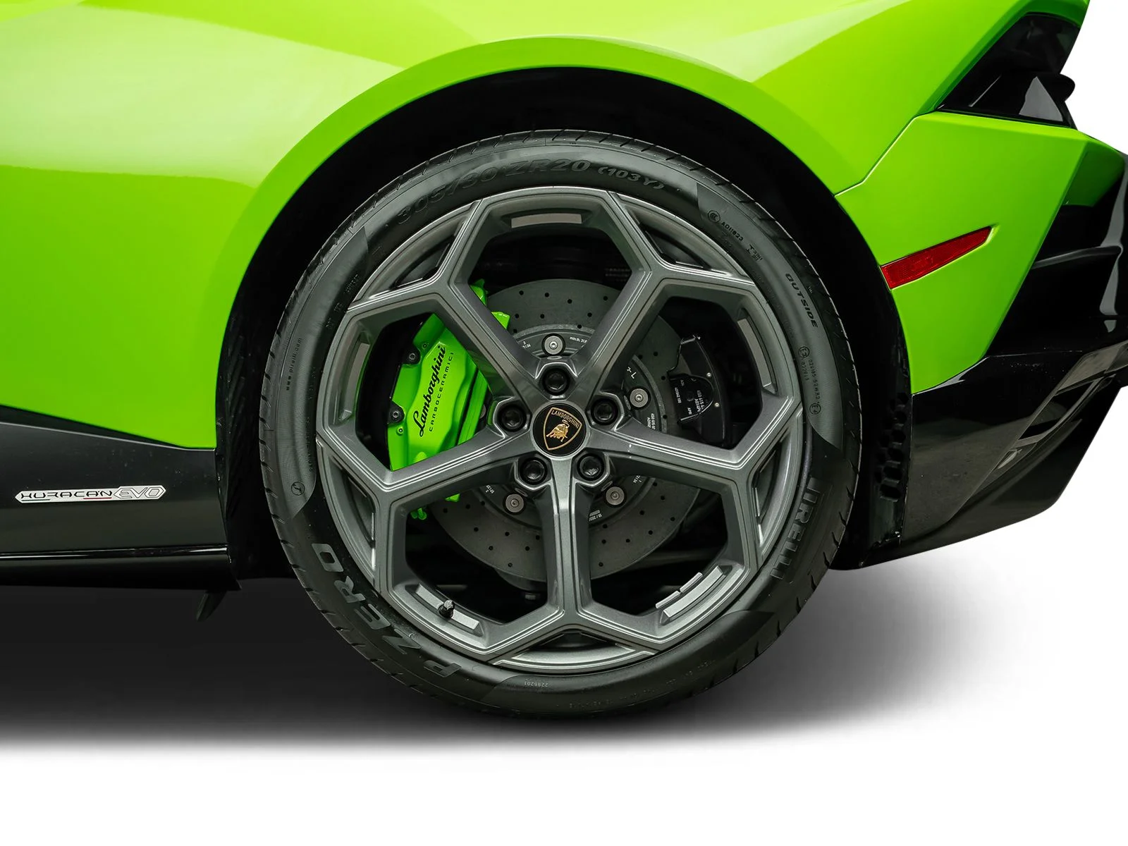 Used 2024 Green Lamborghini Base image 28