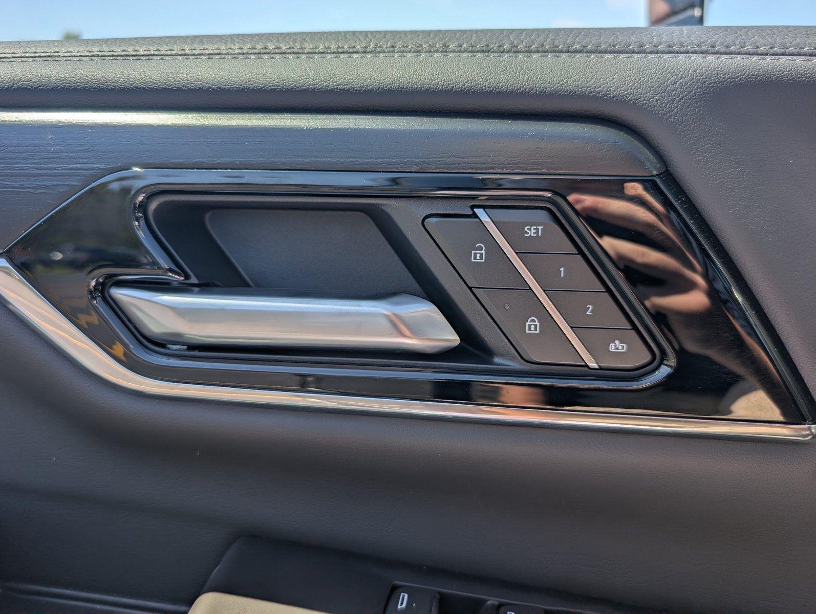 2026 GMC Yukon Denali - Photo 33