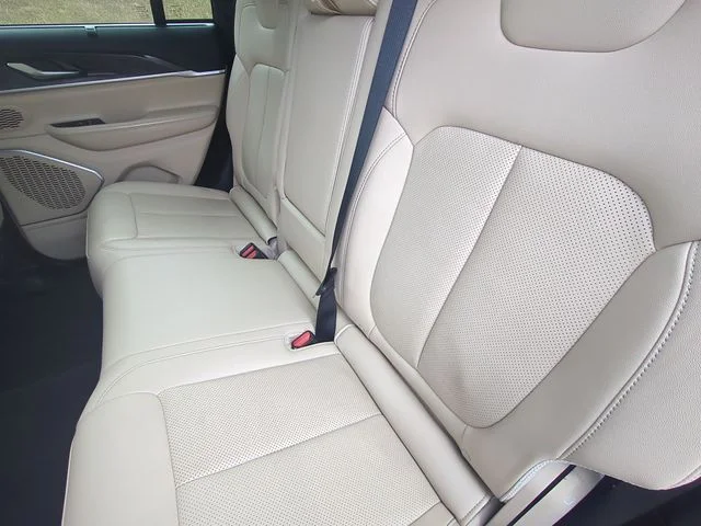 Used 2022 White Jeep 4xe image 28