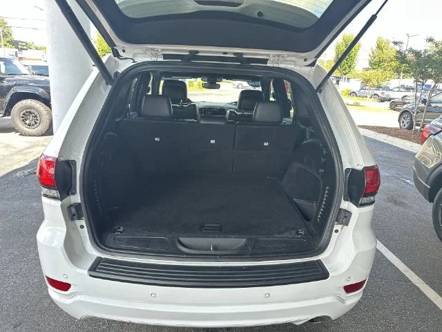 Used 2020 White Jeep Altitude image 26