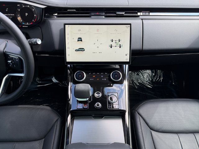 Used 2023 Giola Green Metallic Land Rover SE image 15