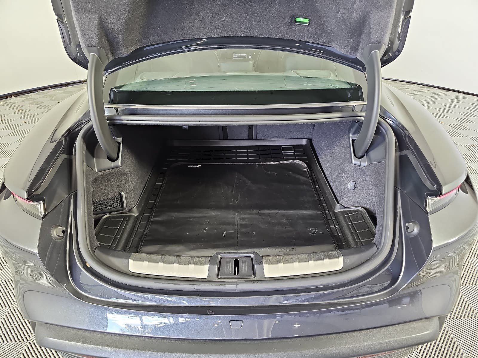 Used 2021 Gray Porsche 4S image 12