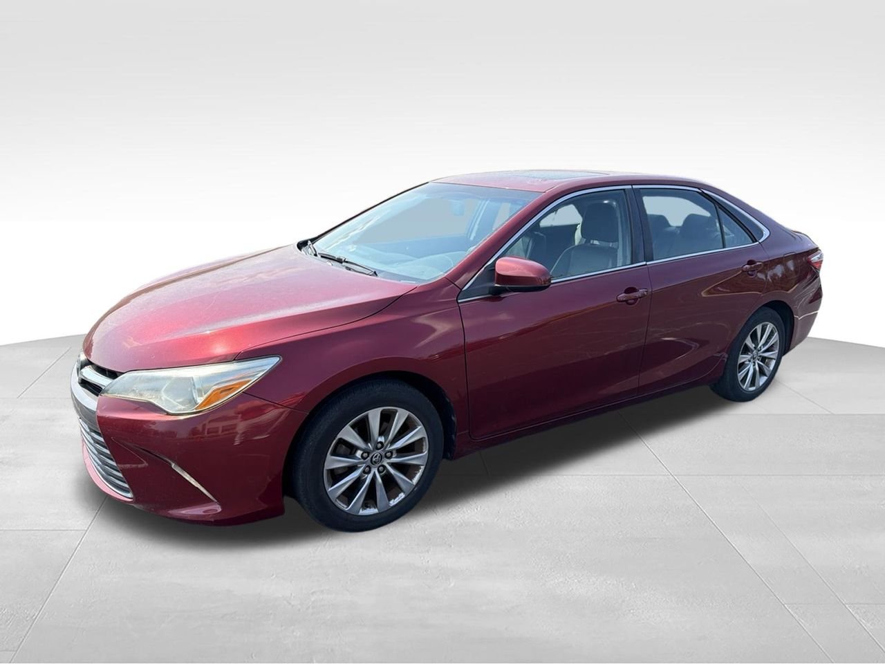 Used 2015 Red Toyota XLE image 1