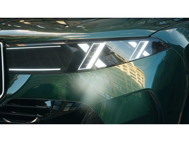 New 2027 Vancouver Green Metallic BMW 40 xDrive image 6