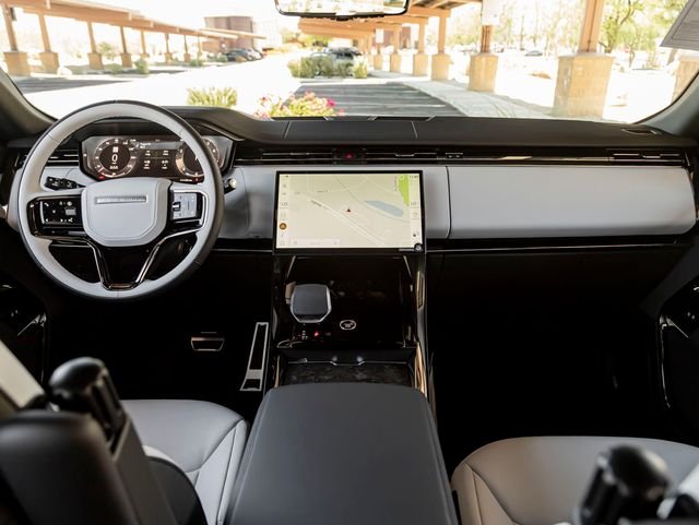 New 2026 Carpathian Grey Land Rover Dynamic SE image 20