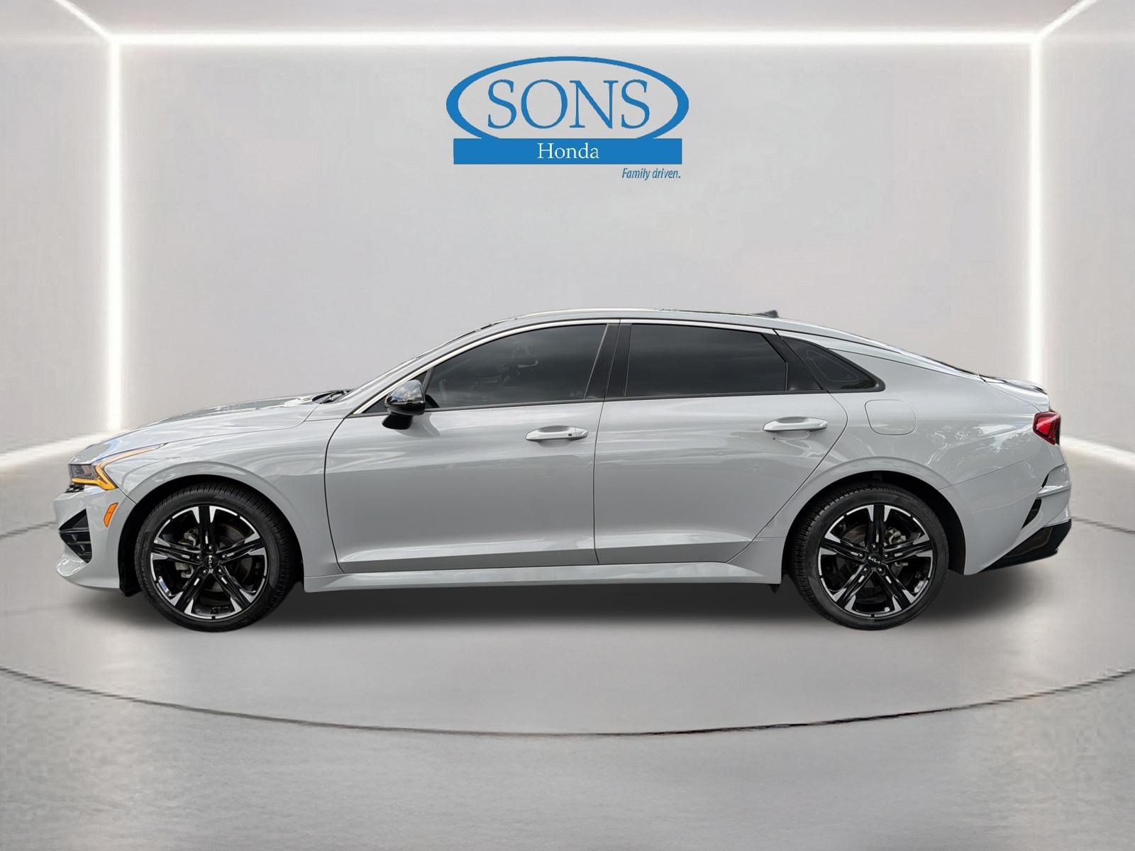 Used 2024 Wolf Gray Kia GT-Line image 27