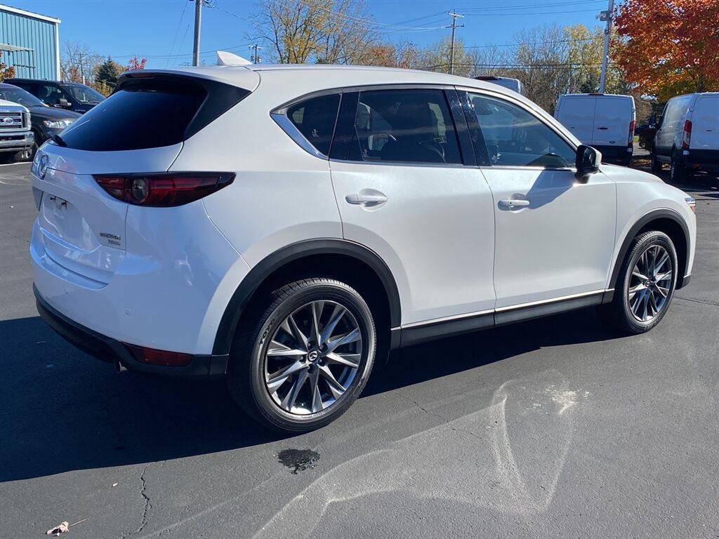 Used 2021 Snowflake White Pearl Mica Mazda Signature image 11